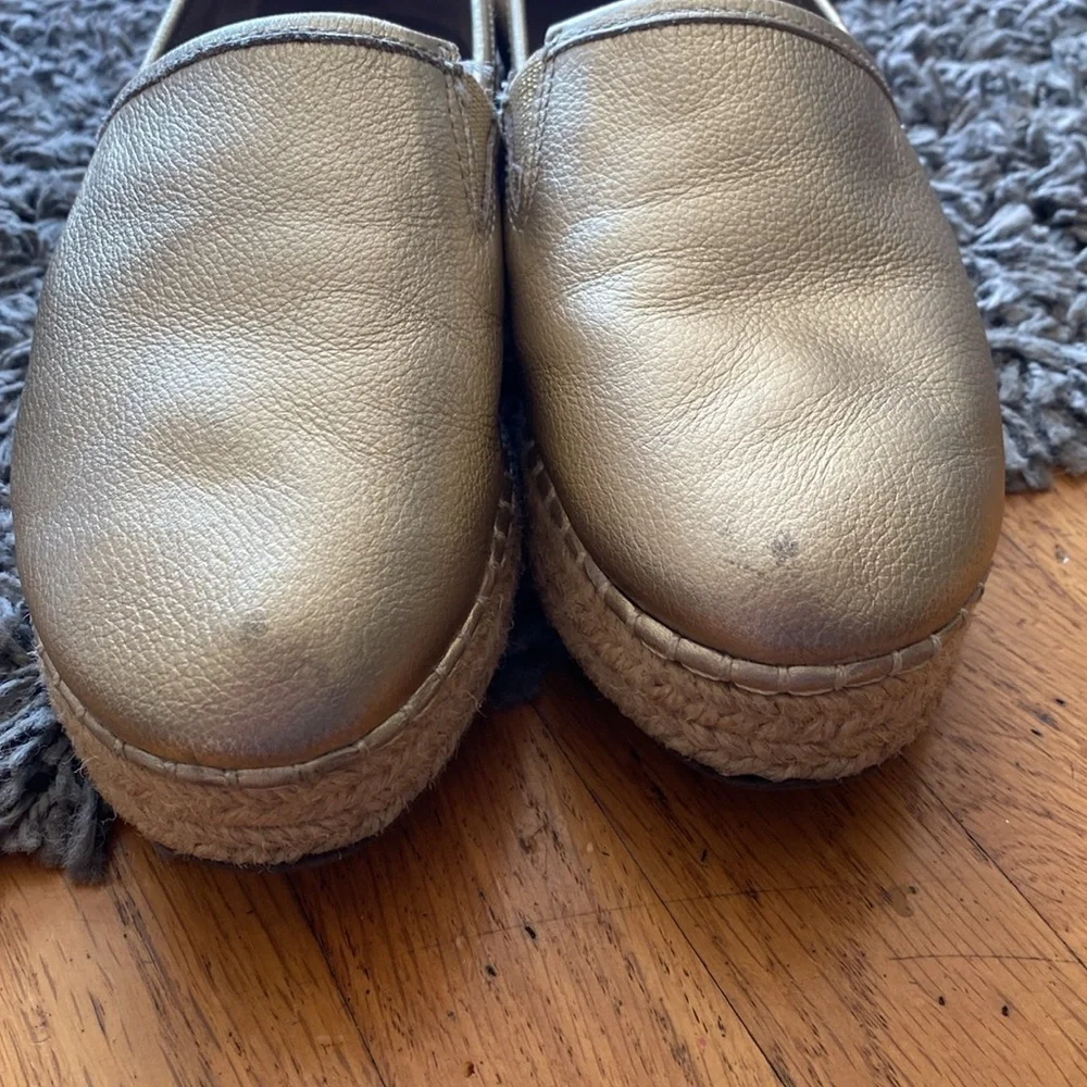 Chocolat Blu Shoes Womens Espadrille Slip On Flats Gold Faux Leather Casual 37